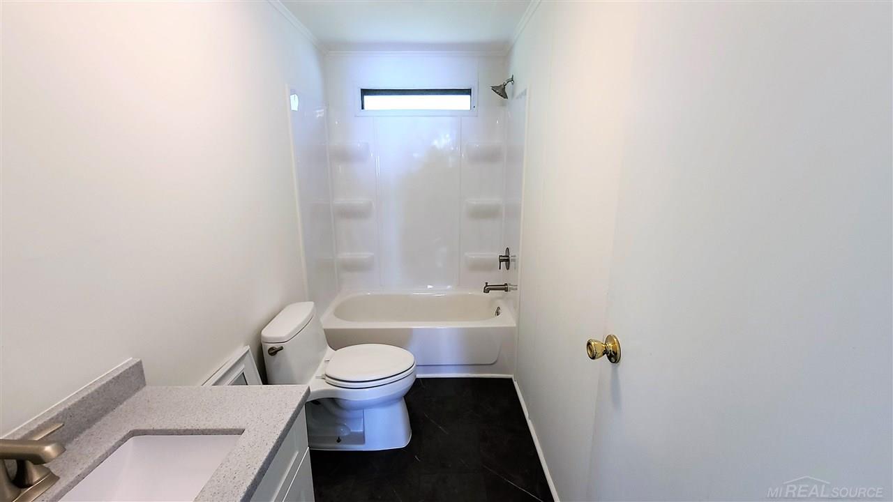 4566 Main Street Applegate, MI 48401 - Photo 15 of 17 50042228-14.JPG