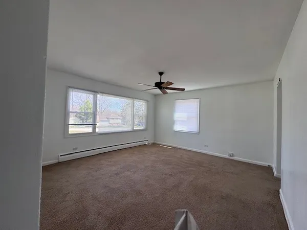 $1,700 | 28W625 Lester Street, Unit 1, West Chicago, IL 60185