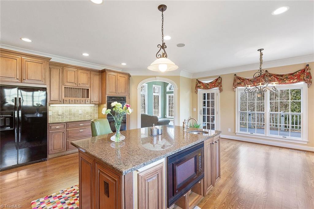 4237 Rock Bridge Road High Point, NC 27262 - Photo 14 of 30 Tons of extra counter space for coffee bar. Large Breakfast room.