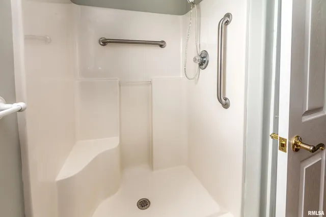 $240,000 | 1500 Apache Drive, Marion, IL 62959