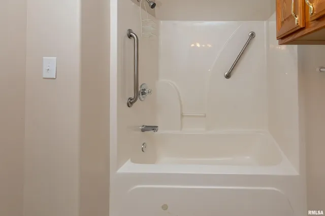 $240,000 | 1500 Apache Drive, Marion, IL 62959