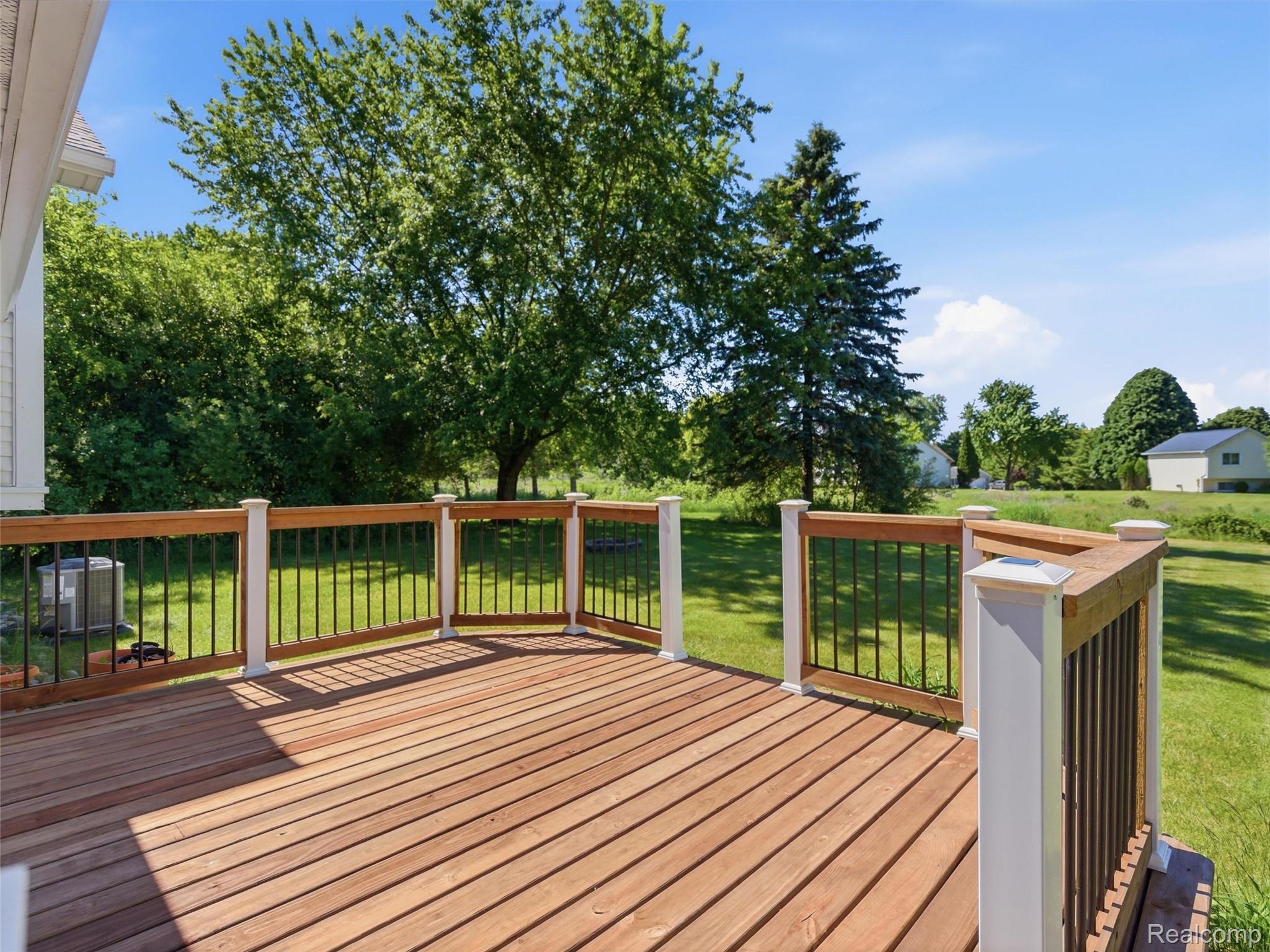 1087 Eagle Nest Drive Rochester, MI 48306 - Photo 34 of 39 45-DSC07393.jpg