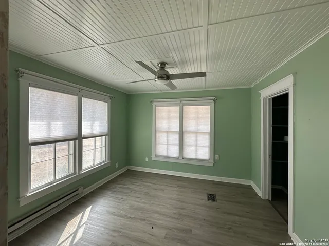 $1,675 | 407 Hackberry Street, Bandera, TX 78003