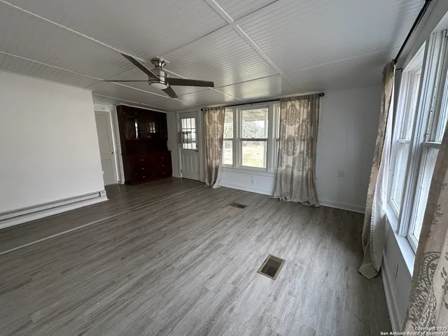 $1,675 | 407 Hackberry Street, Bandera, TX 78003