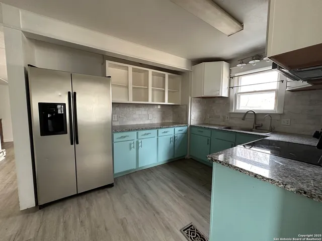 $1,675 | 407 Hackberry Street, Bandera, TX 78003