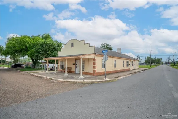 $195,000 | 100 South Iowa Avenue, Weslaco, TX 78596