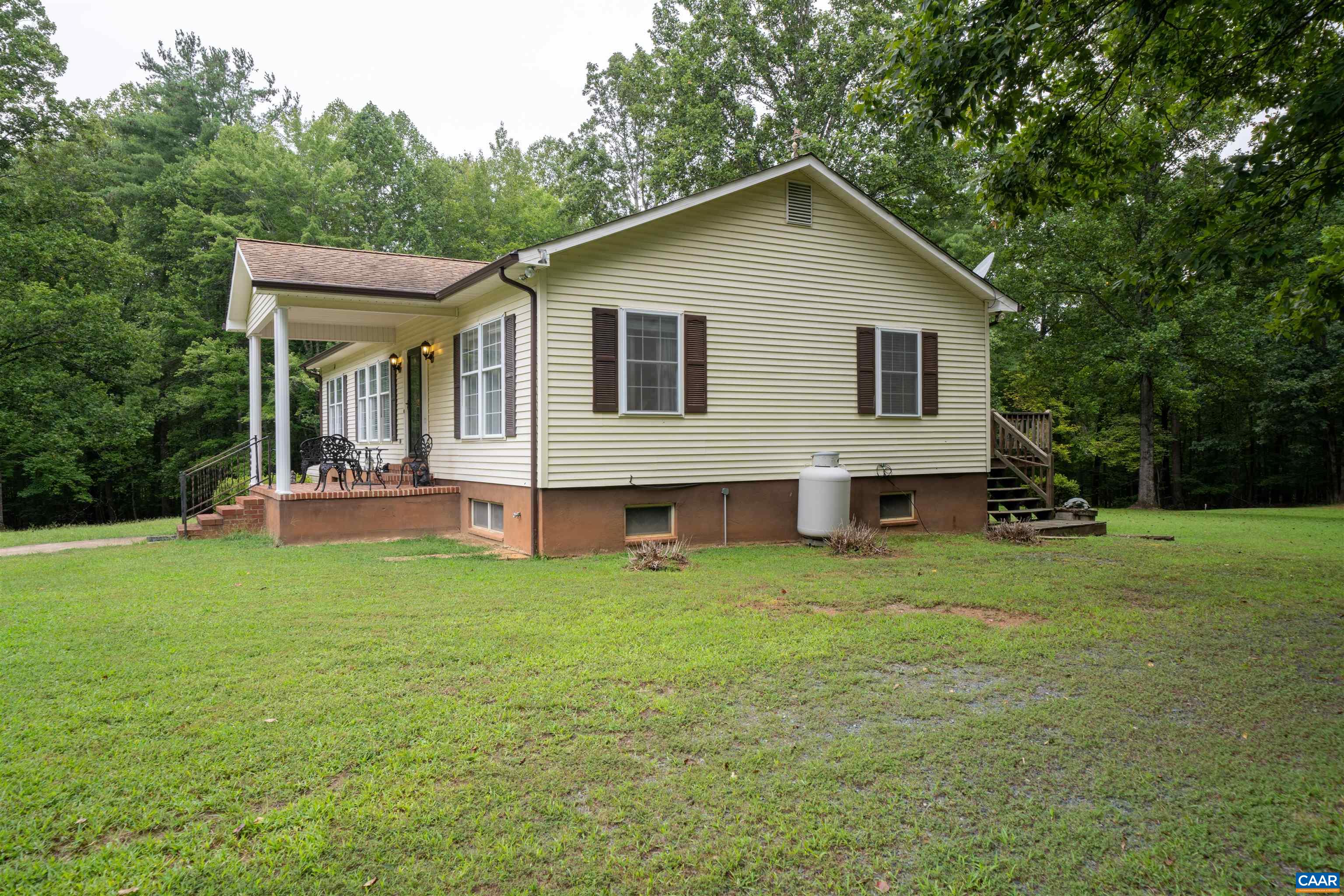 842 Poindexter Road Louisa, VA 23093 - Photo 3 of 23 Gallery Image 3