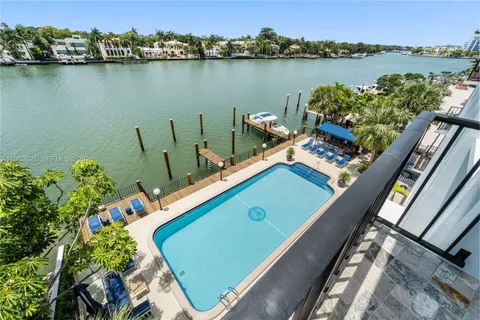 $1,175,000 | 5640 Collins Avenue, Unit 4D, Miami Beach, FL 33140