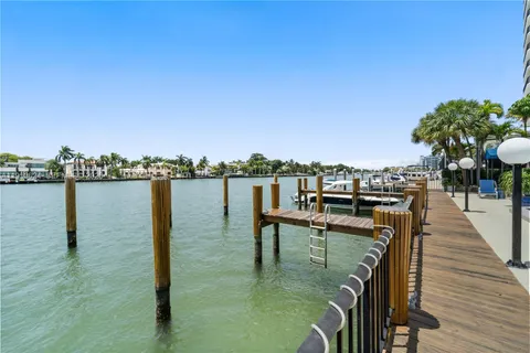 $1,175,000 | 5640 Collins Avenue, Unit 4D, Miami Beach, FL 33140