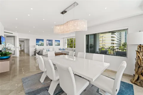 $1,175,000 | 5640 Collins Avenue, Unit 4D, Miami Beach, FL 33140