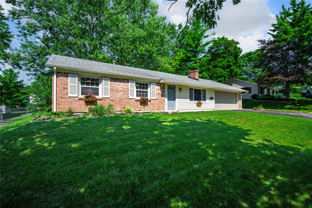 275 Tuxworth Road Centerville, OH 45458 - Photo 2 of 32