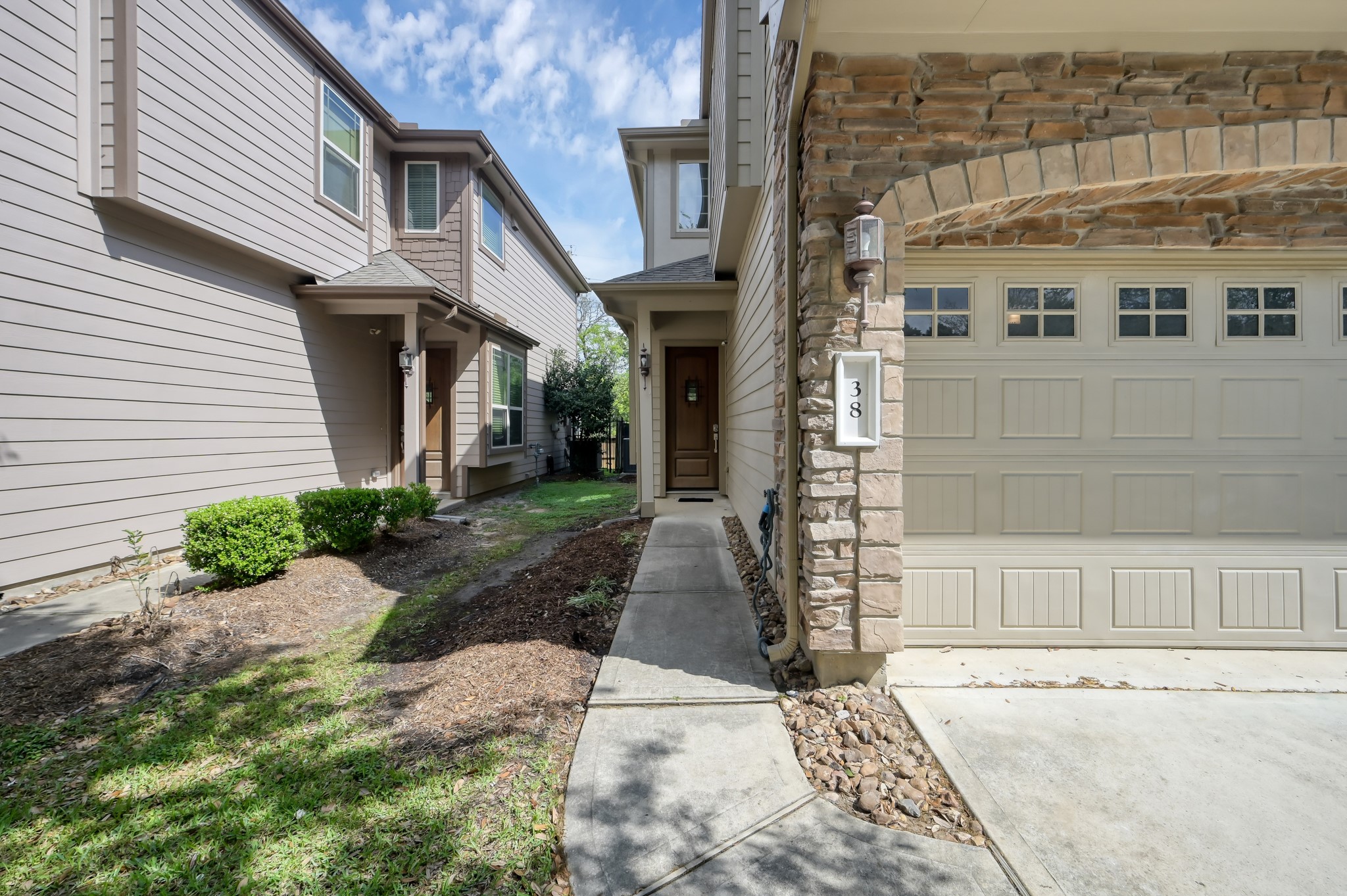 38 Aventura Place Spring, TX 77389 - Photo 2 of 44