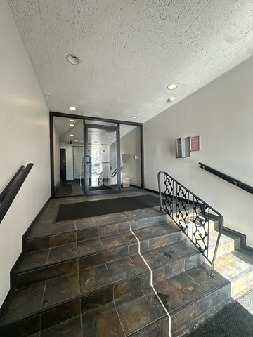 $165,000 | 9725 Karlov Avenue, Unit 401, Oak Lawn, IL 60453