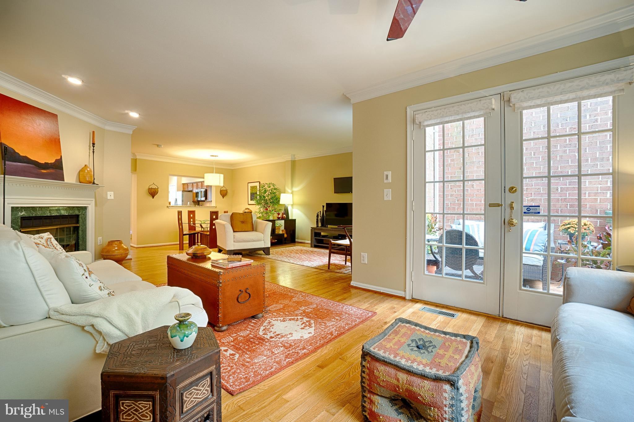 1458 Park Garden Lane Reston, VA 20194 - Photo 8 of 29 Living Room