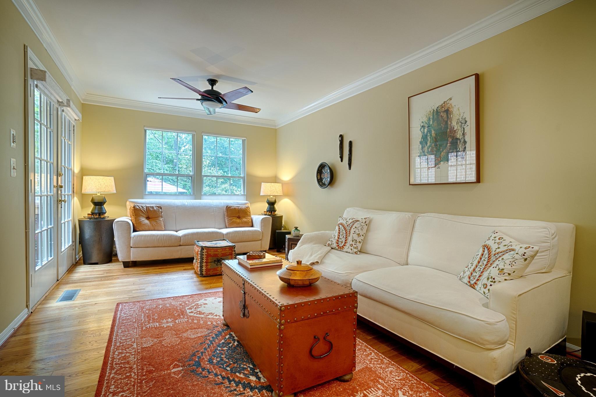 1458 Park Garden Lane Reston, VA 20194 - Photo 9 of 29 Living Room