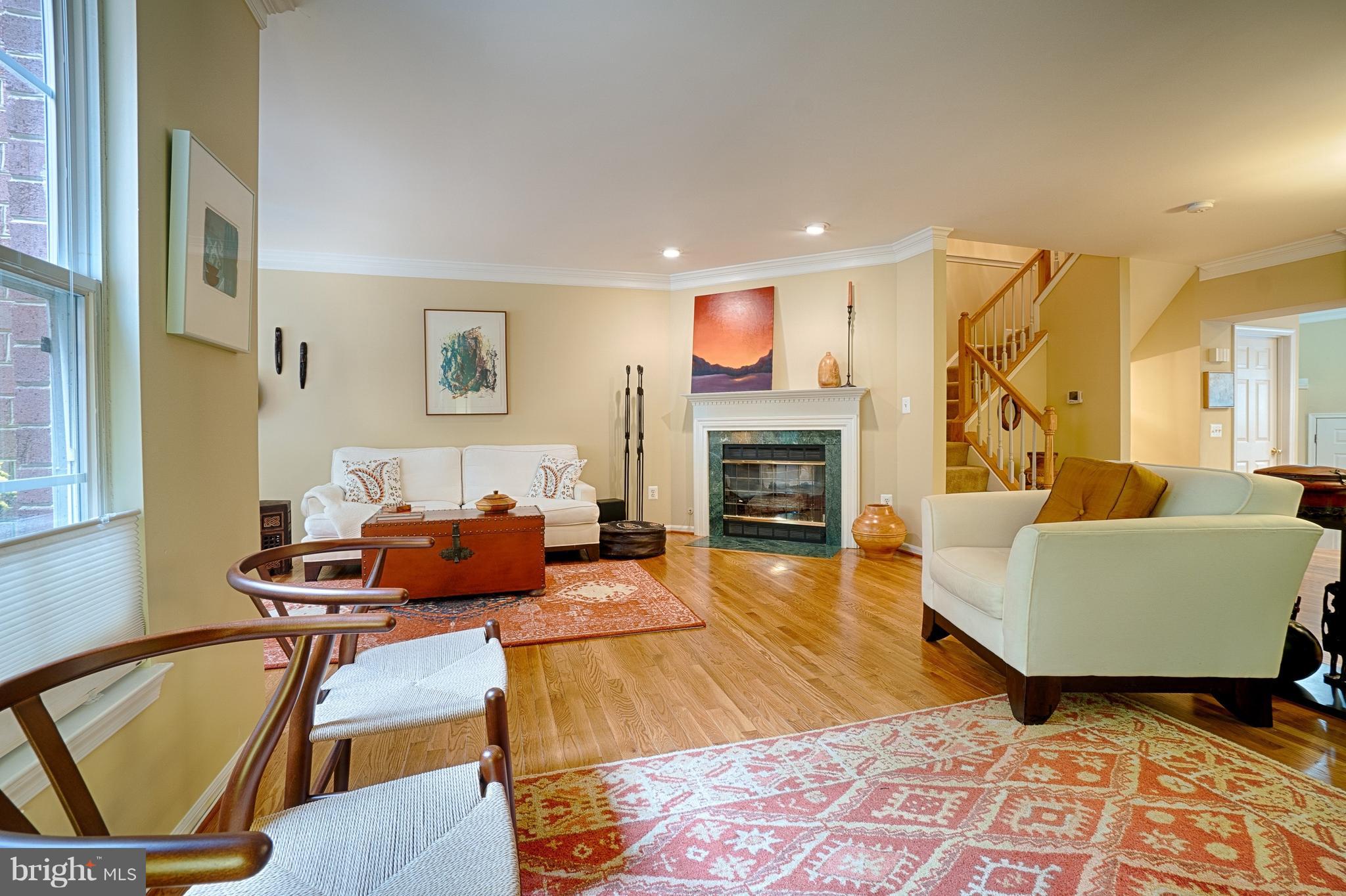 1458 Park Garden Lane Reston, VA 20194 - Photo 10 of 29 Living Room