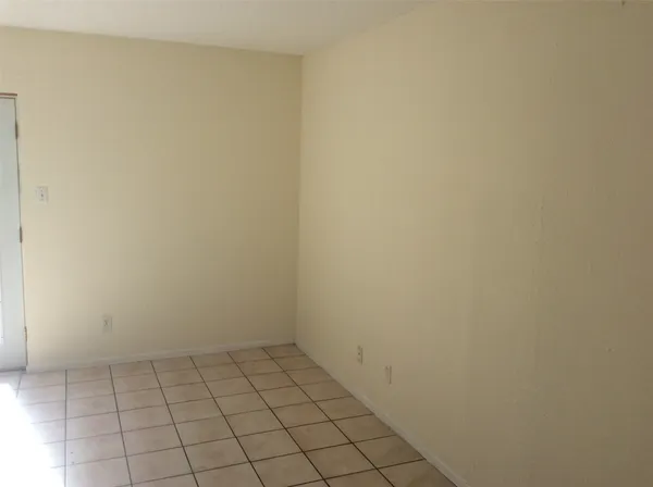 $999 | 1737 Wooten Park Drive, Unit 102, Austin, TX 78757