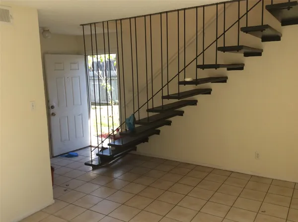 $999 | 1737 Wooten Park Drive, Unit 102, Austin, TX 78757