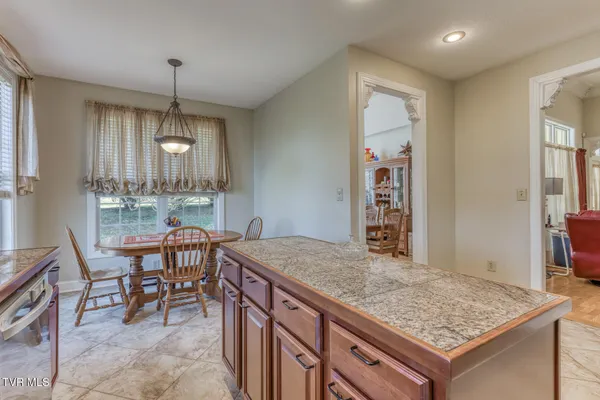 $525,900 | 204 James Court, Piney Flats, TN 37686