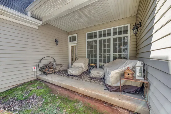 $525,900 | 204 James Court, Piney Flats, TN 37686