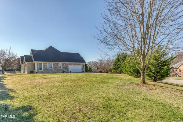 $525,900 | 204 James Court, Piney Flats, TN 37686