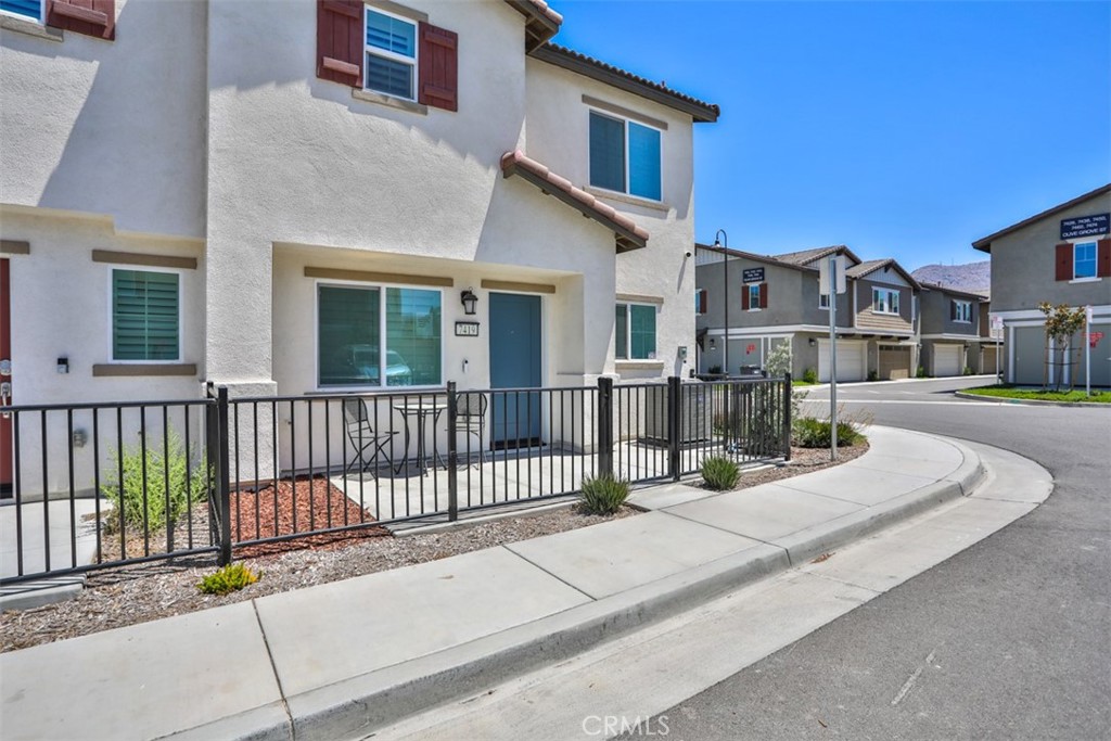7419 Olive Grv Street Riverside, CA 92507 - Photo 2 of 51
