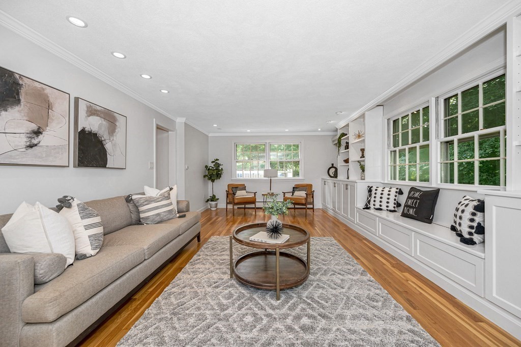27 Hemlock Road Andover, MA 01810 - Photo 3 of 37 Gallery Image 3