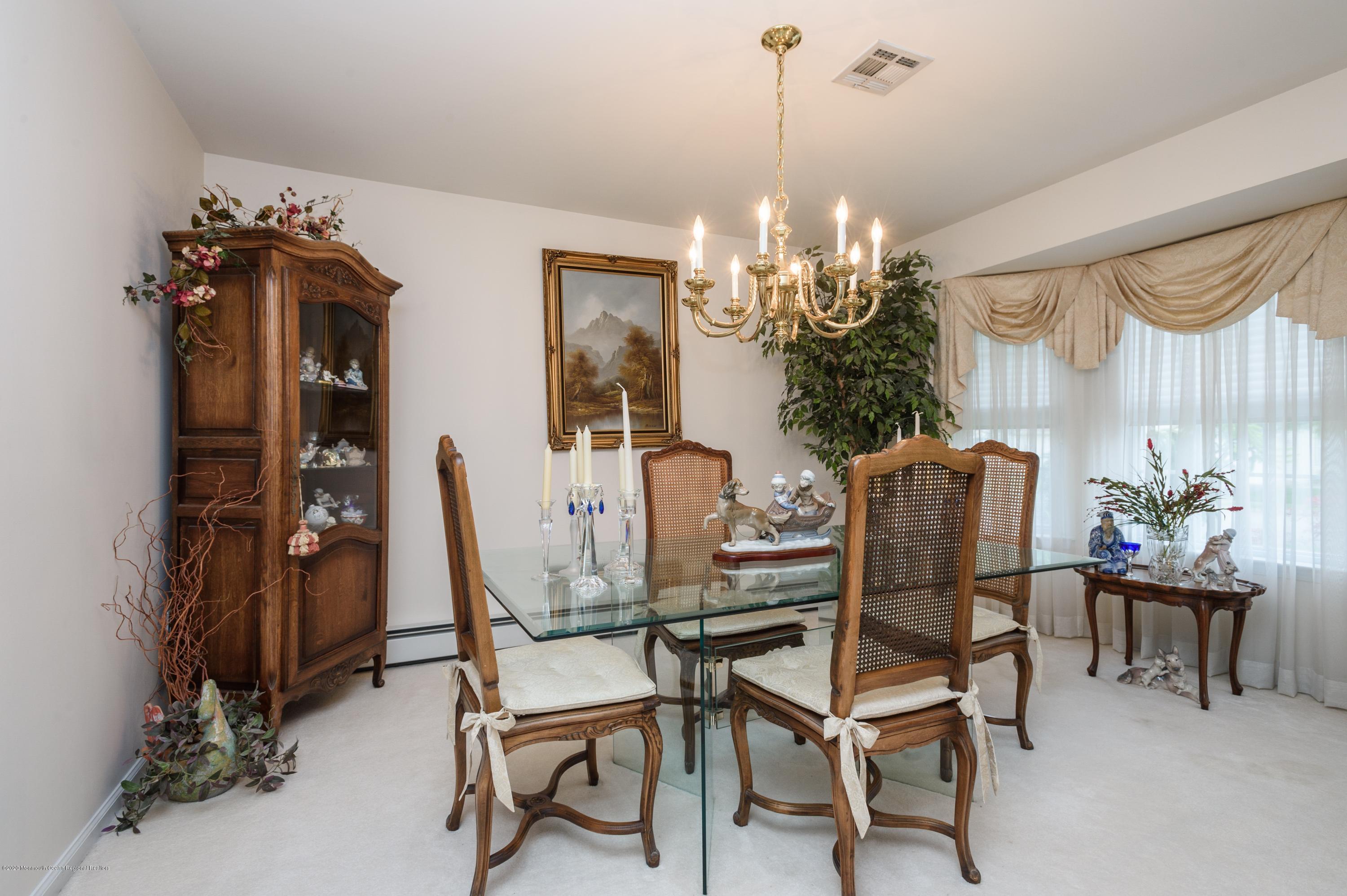 35 Clear Lake Road Whiting, NJ 08759 - Photo 10 of 18 11_35ClearLakeRoad_369001_DiningRoom_HiR