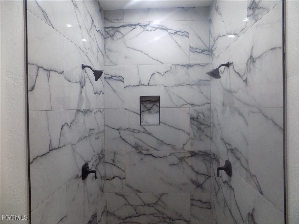 2992 Douglas Avenue Fort Myers, FL 33916 - Photo 19 of 50