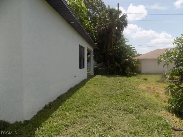 $340,000 | 2992 Douglas Avenue, Fort Myers, FL 33916