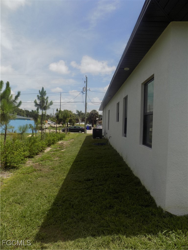 2992 Douglas Avenue Fort Myers, FL 33916 - Photo 6 of 50