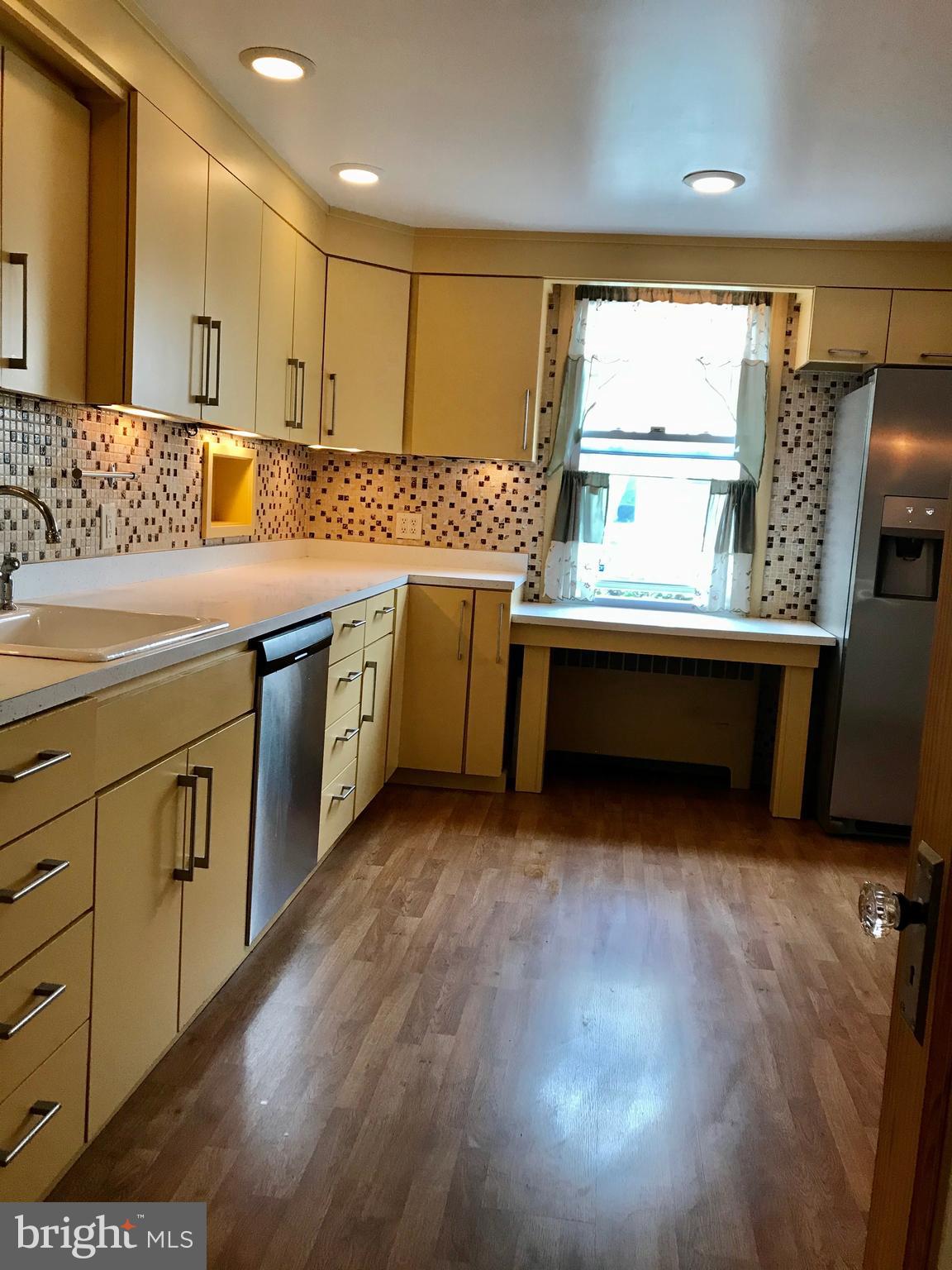 524 Boyer Road Cheltenham, PA 19012 - Photo 6 of 16 Kitchen