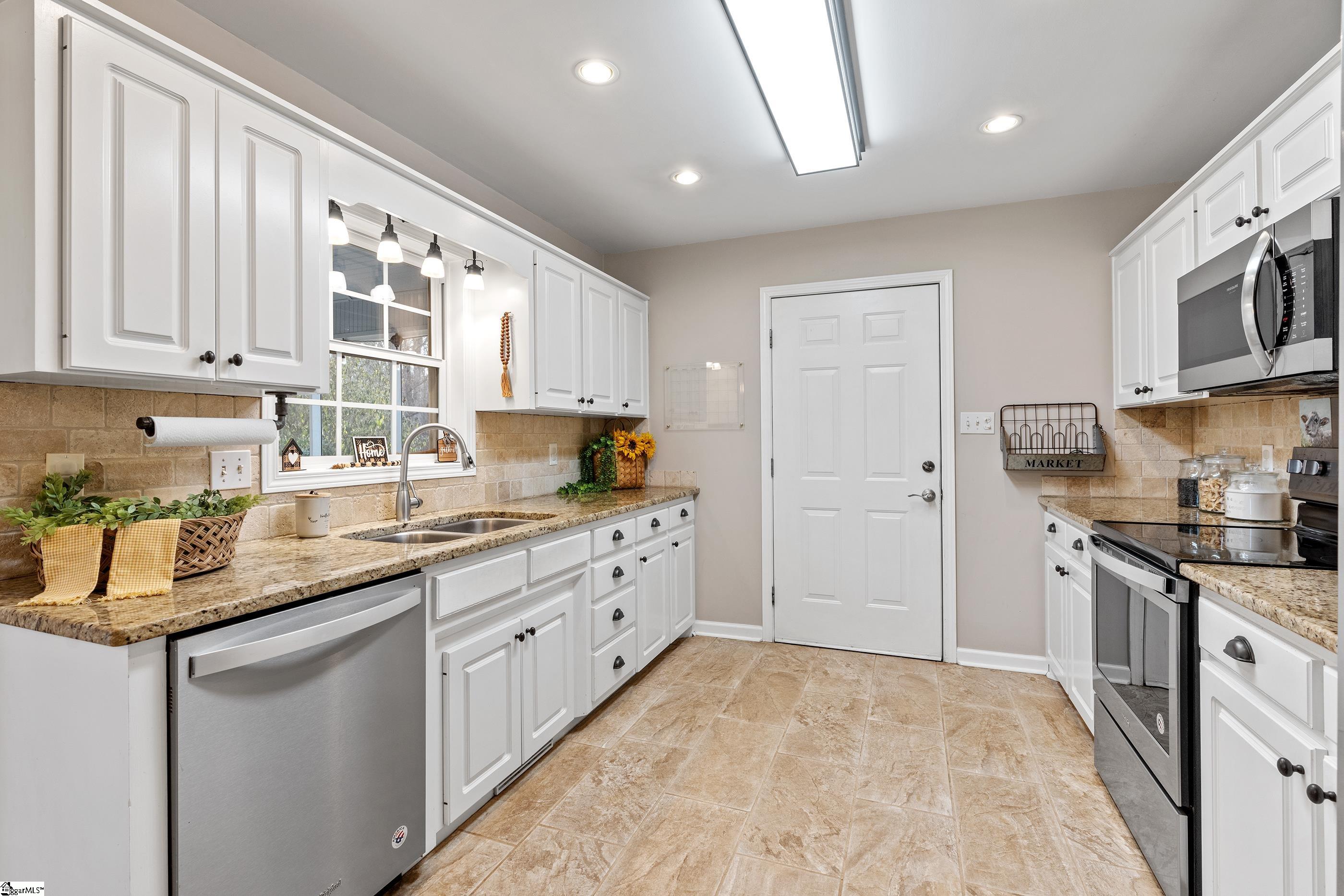 617 Brushwood Road Woodruff, SC 29388 - Photo 8 of 34 Gallery Image 8
