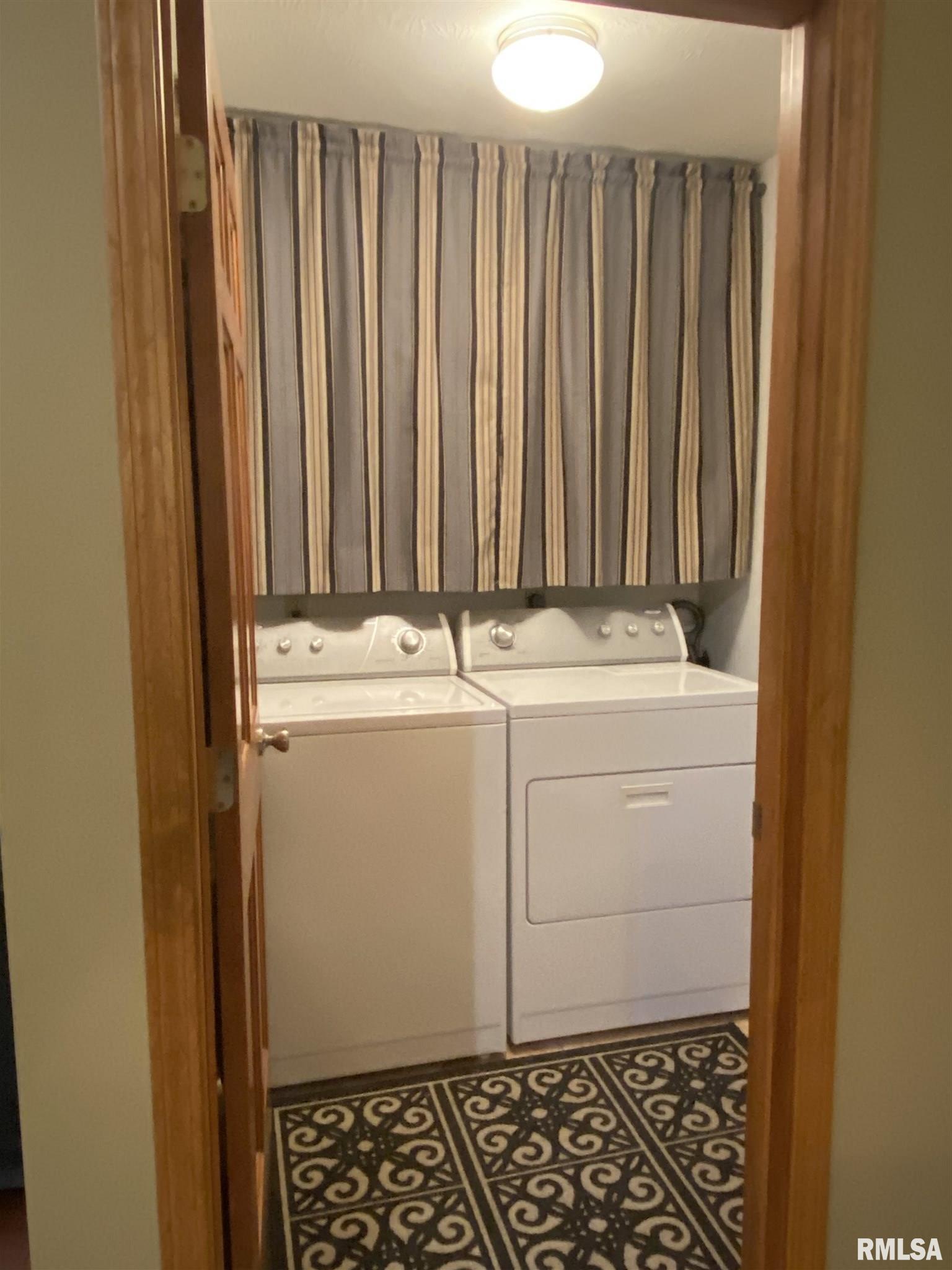 2521 Chapel Hill Road Springfield, IL 62702 - Photo 33 of 36
