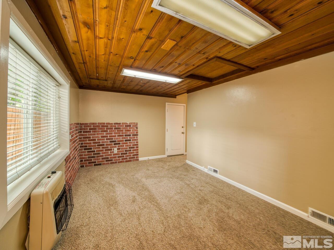 245 Bartlett Street Reno, NV 89512 - Photo 7 of 13 Photo 7
