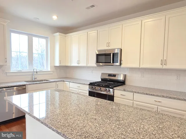 $3,000 | 377 Sydney Lane, Lansdale, PA 19446