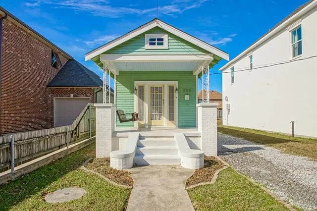 $2,000 | 230 Nursery Avenue, Metairie, LA 70005