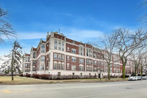 $549,500 | 480 Sheridan Road, Unit 3, Evanston, IL 60202