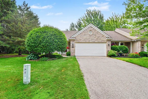 $415,000 | 30 Aspen Lane Northeast, Unit 40, Grand Rapids, MI 49546