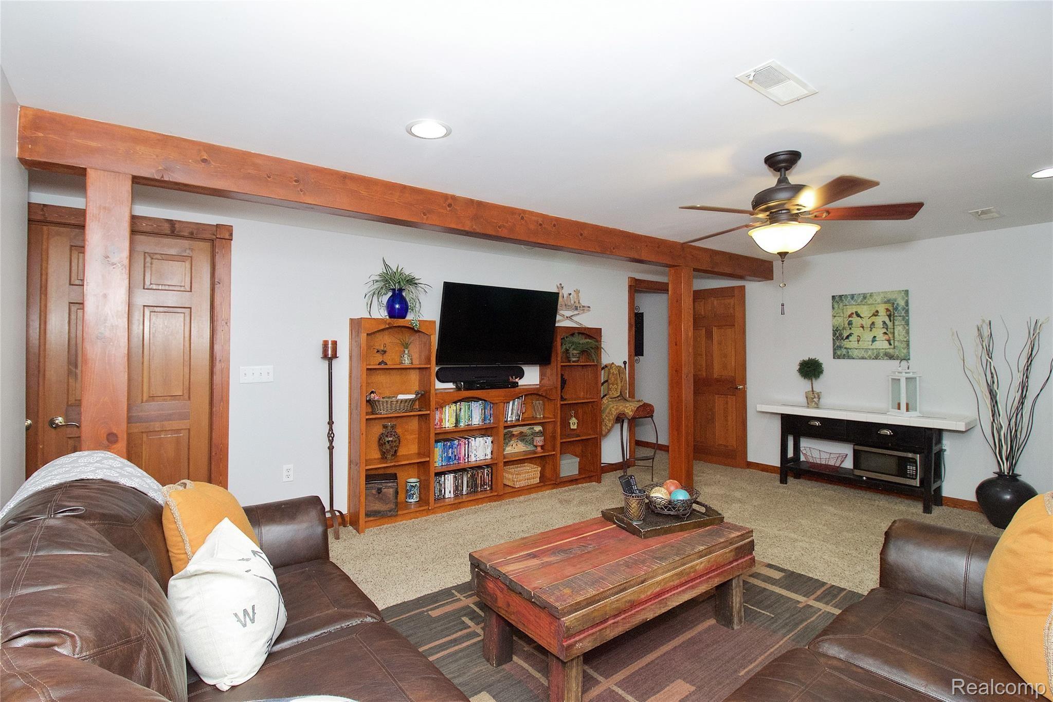 1129 Delta Road Walled Lake, MI 48390 - Photo 15 of 19 15.jpg