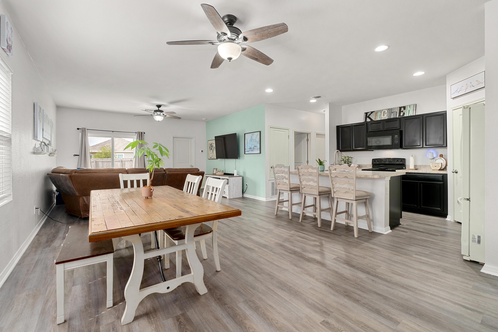 420 Seneca Loop Kyle, TX 78640 - Photo 11 of 26 View from entry