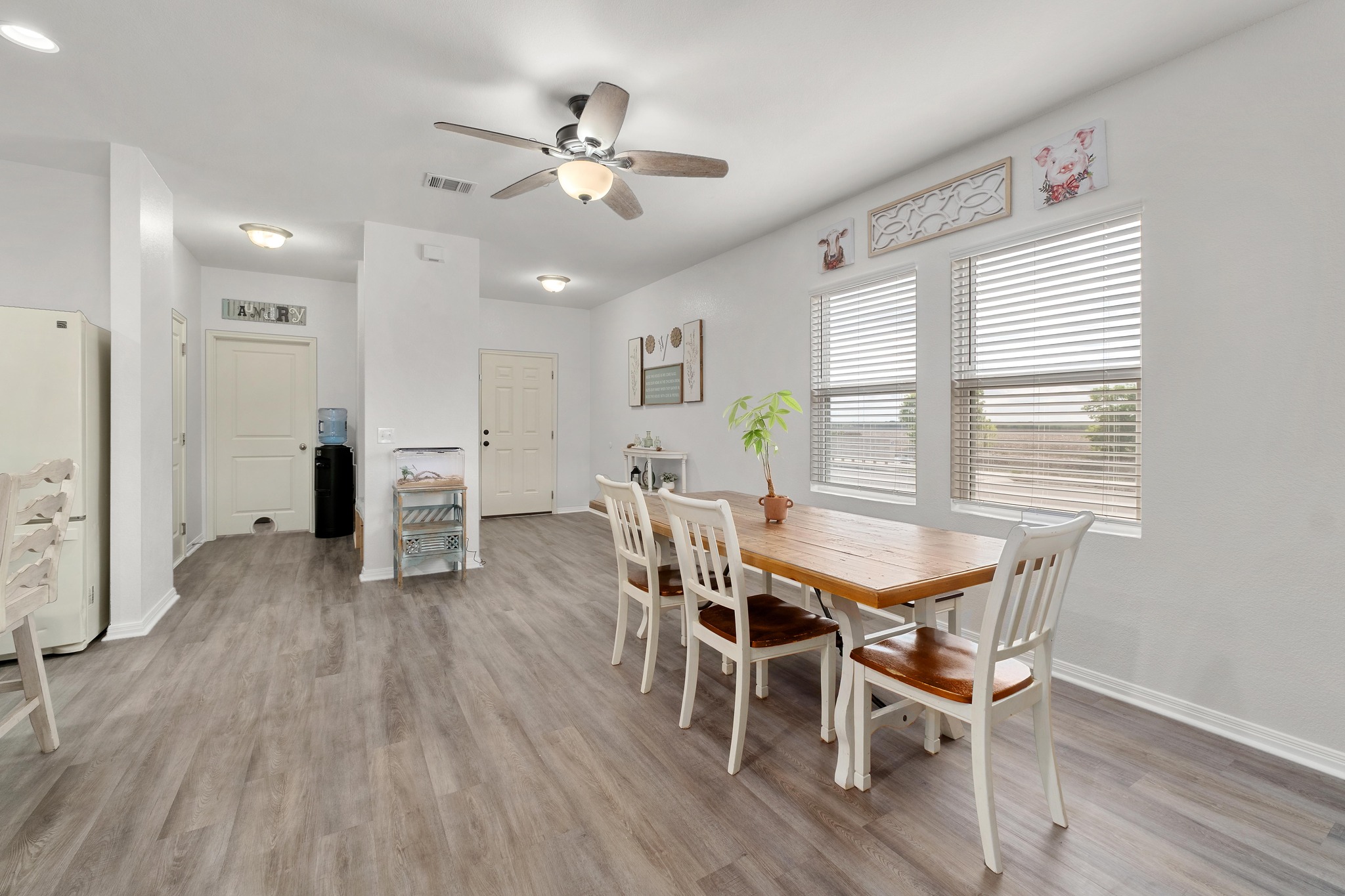420 Seneca Loop Kyle, TX 78640 - Photo 12 of 26 Dining area