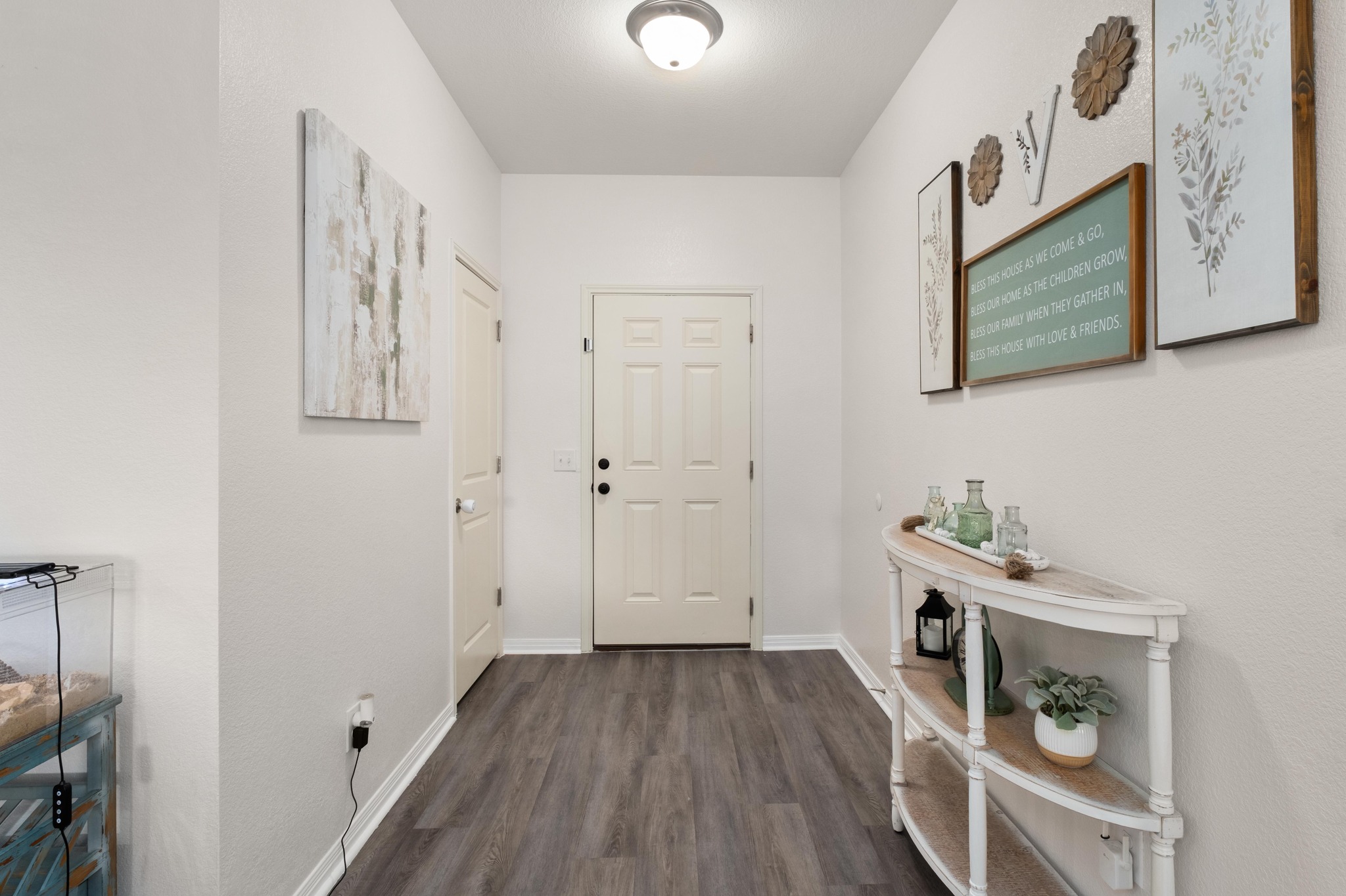 420 Seneca Loop Kyle, TX 78640 - Photo 13 of 26 Spacious foyer