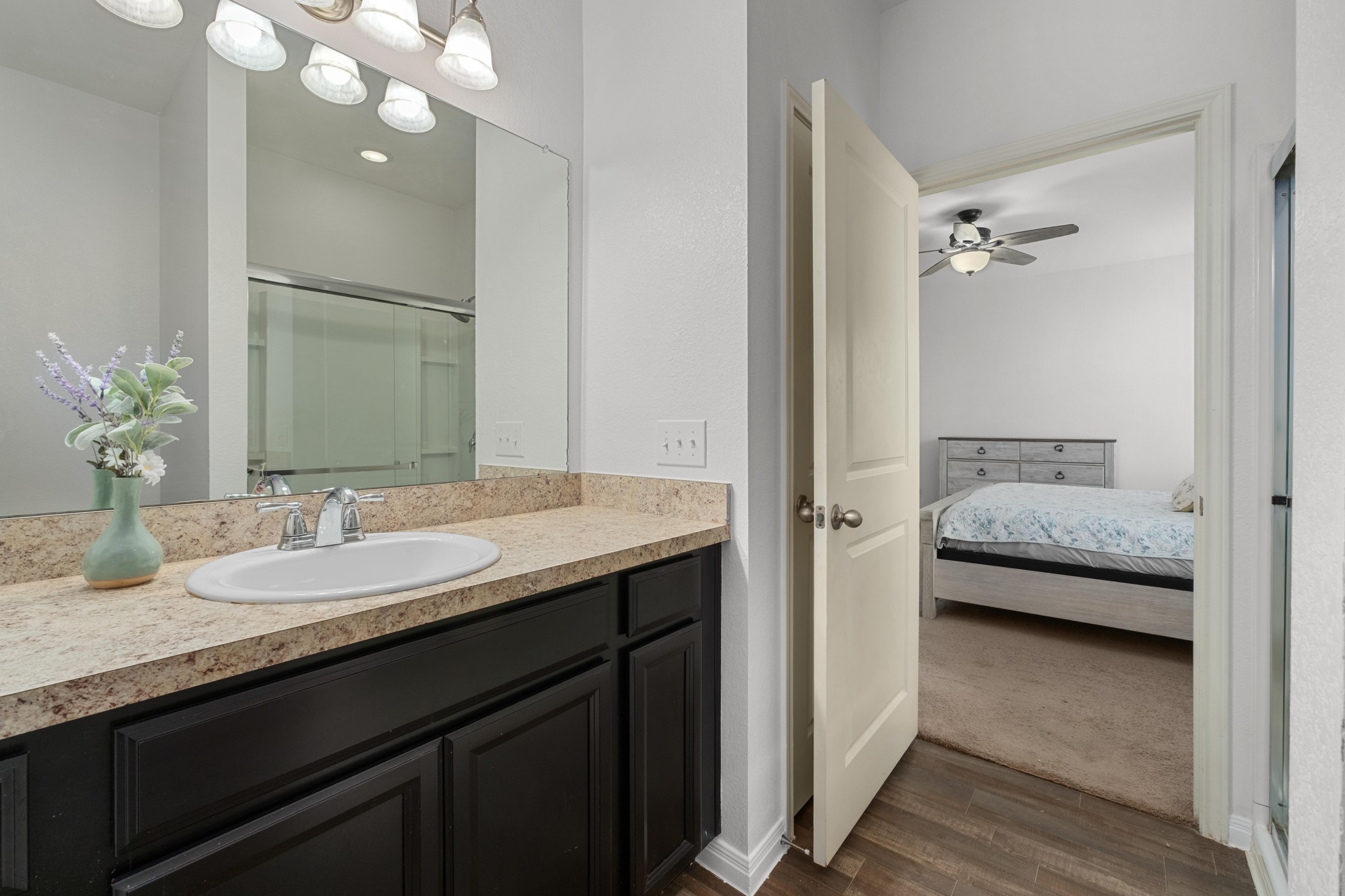 420 Seneca Loop Kyle, TX 78640 - Photo 18 of 26 Primary bathroom