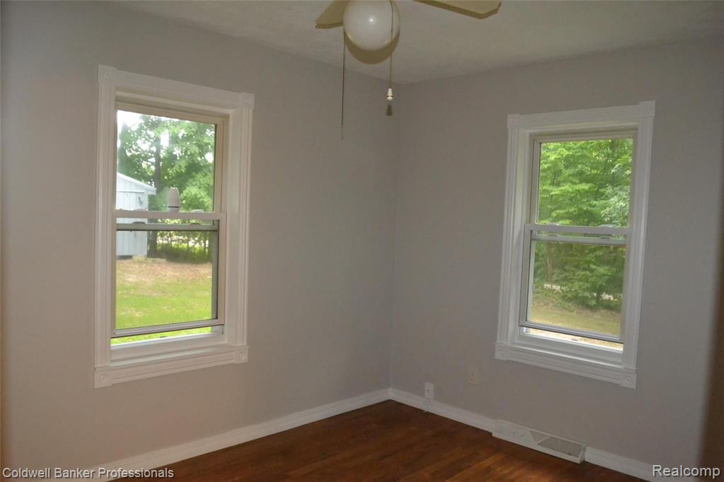 166 South Maple Leaf Road Lapeer, MI 48446 - Photo 19 of 21