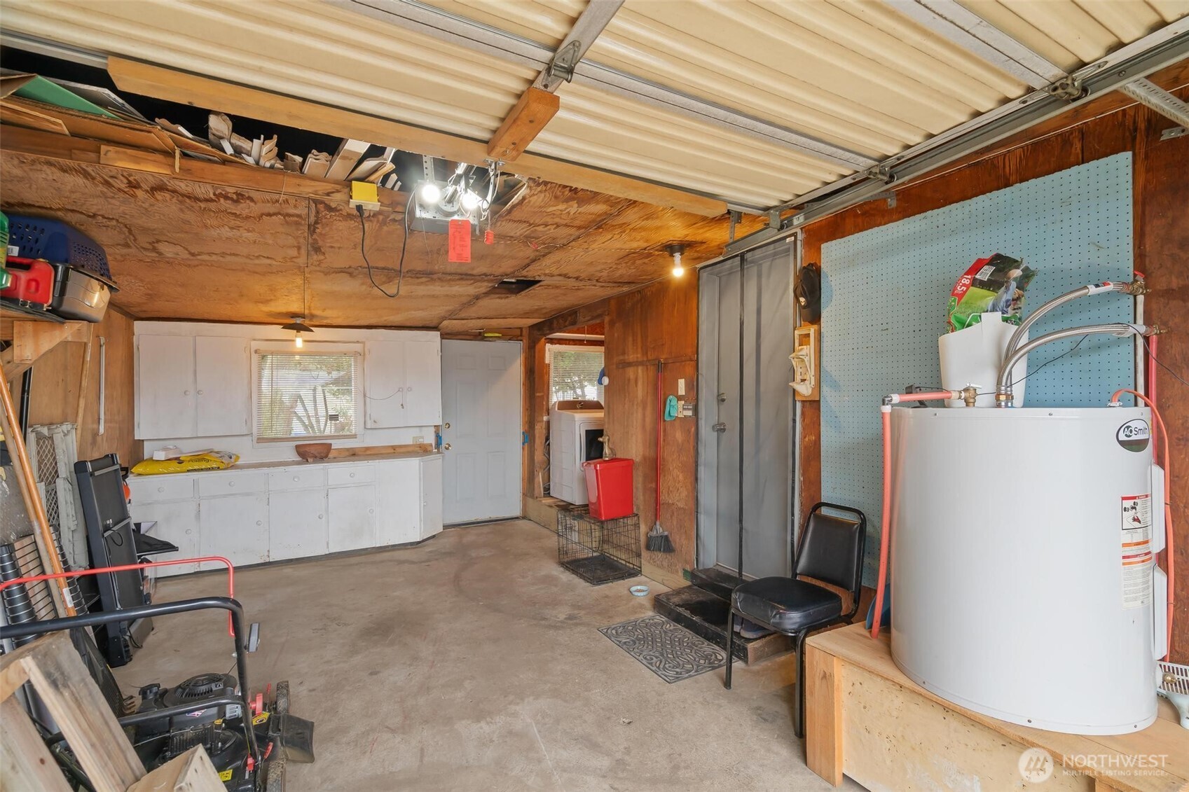 211 30th Street Hoquiam, WA 98550 - Photo 20 of 24 a view of a room with gym equipment