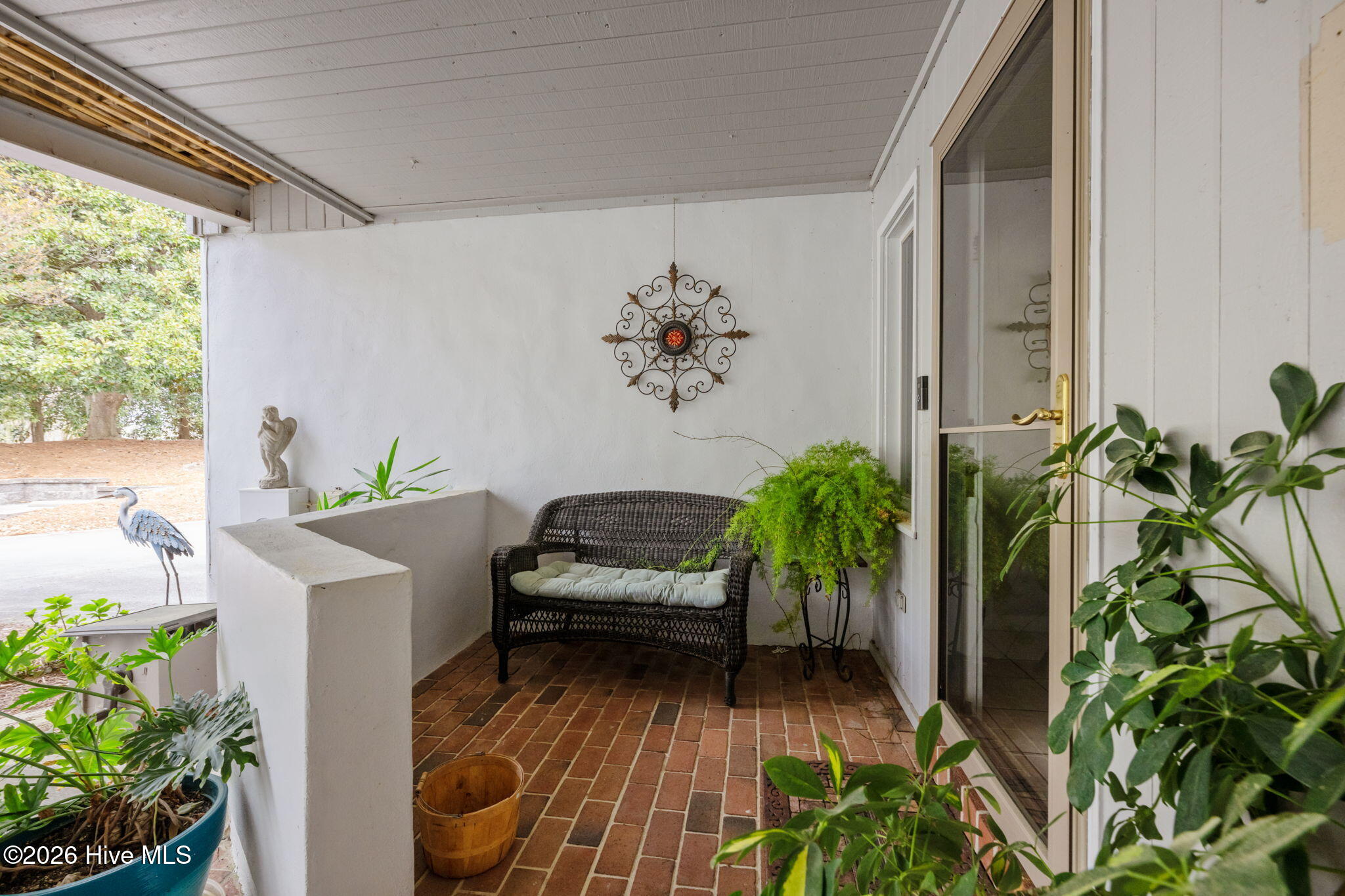 10 Batts Hill Road New Bern, NC 28562 - Photo 3 of 52 Entrance