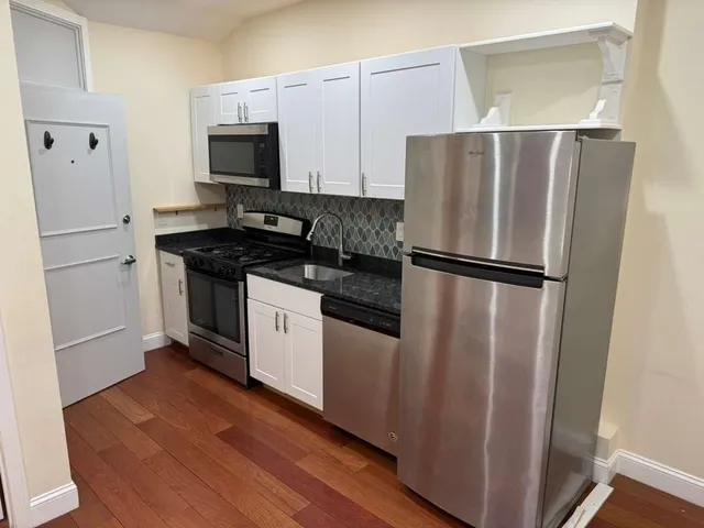 $2,900 | 89-91 Hancock Street, Unit 9, Cambridge, MA 02139