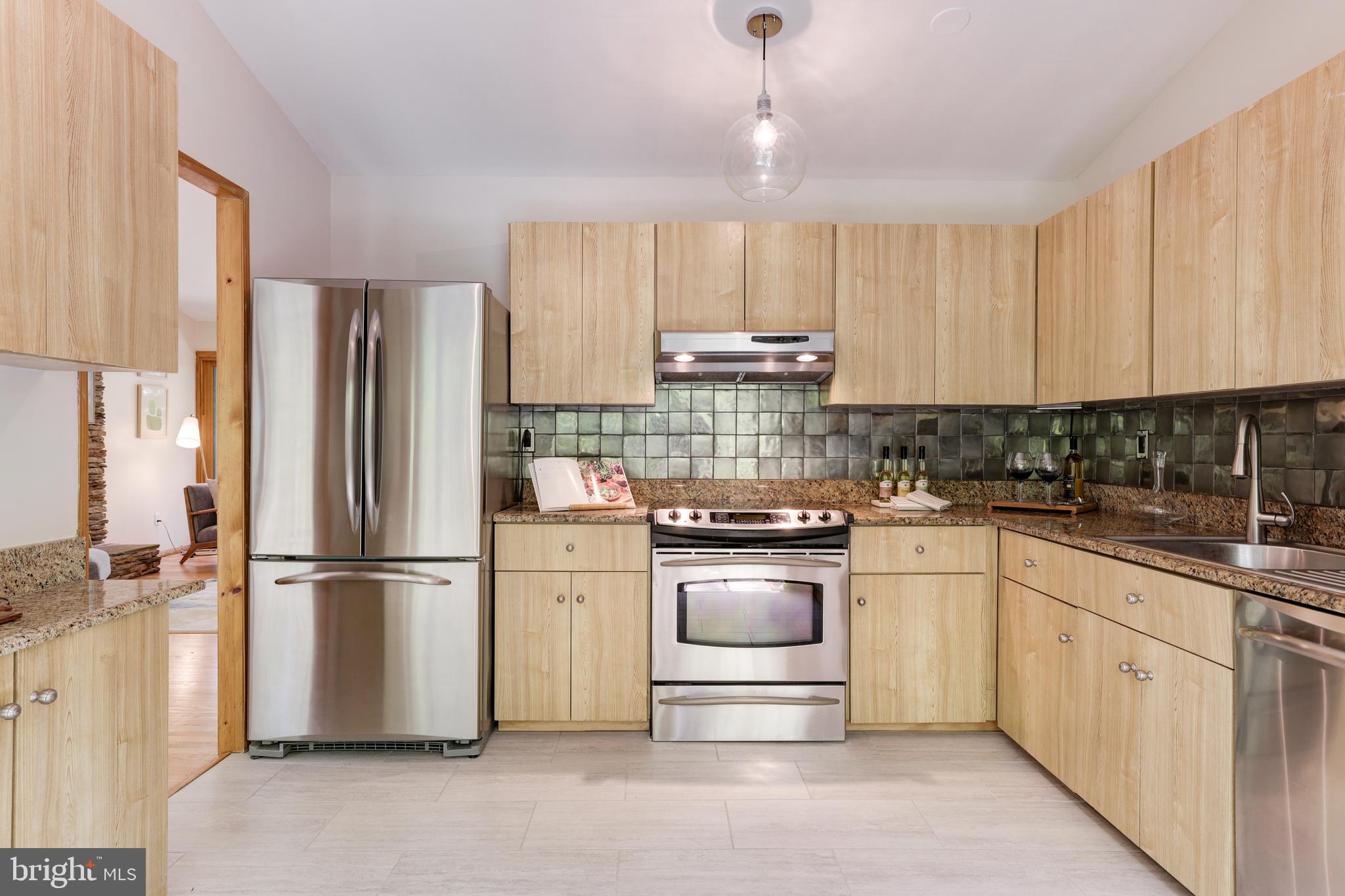 7501 Hamilton Spring Road Bethesda, MD 20817 - Photo 13 of 45