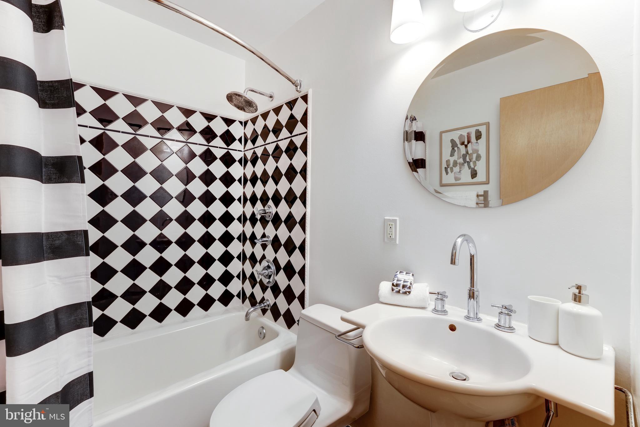 7501 Hamilton Spring Road Bethesda, MD 20817 - Photo 22 of 45